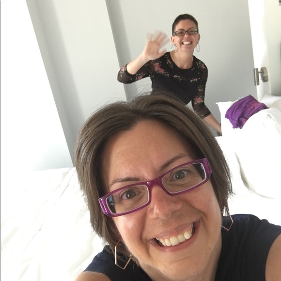 Meet your Posher, Joni - Picture 1 of 1